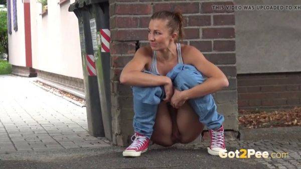 Lara Braun relieves herself in public with a walk and a pull - sexu.com on pornsfind.com