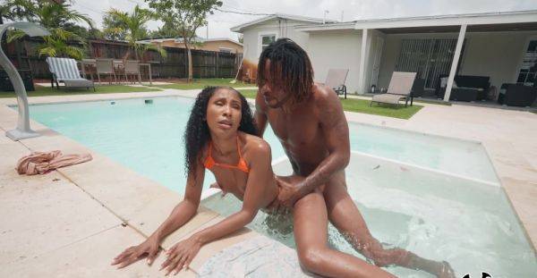 Aroused ebony goes very loud during outdoor pool porno with her new BF - alphaporno.com on pornsfind.com