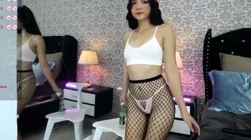 Play uncensored movie of : Amateur Webcam Teen Masturbates And Teases