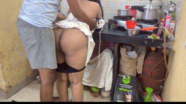 Watch the uncut movie called : Suman Mummy Ki Sexy Dress Dekh Kar Bete Ne Jamkar Chhoda