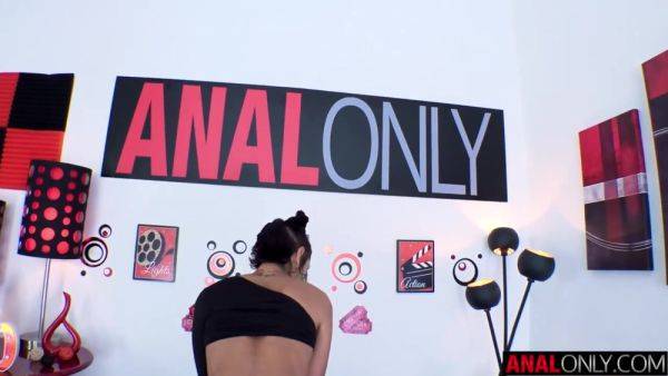 Enjoy watching the hardcore video called : Xochi Loves Anal