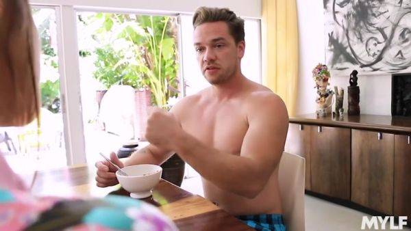 View this hardcore movie : Breakfast And A MILF Bang - MYLF