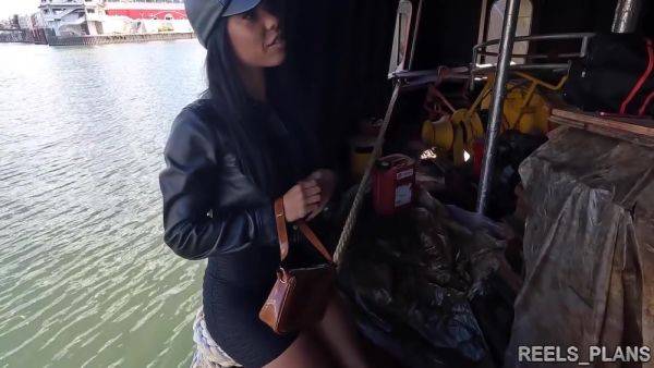 Watch this full movie called : An Italian With An Athletic Body Cheats On Her Boyfriend And Gets Fucked Publicly On A Boat In Anal By 2 Strangers !!