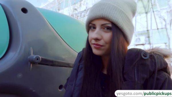 Play uncut video titled : Rebecca Volpetti In Takes Up A Strangers Money For Public