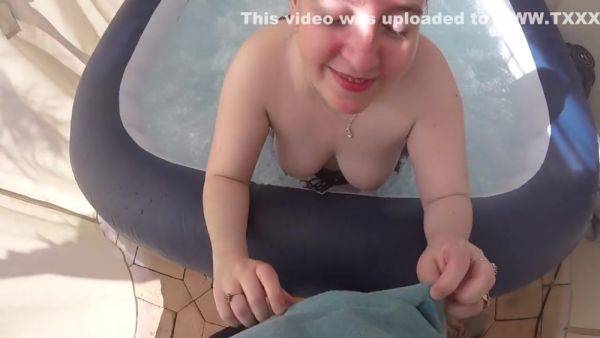 French Maid Blowjob With Cum In Mouth In Hot Tub - hotmovs.com - France on pornsfind.com