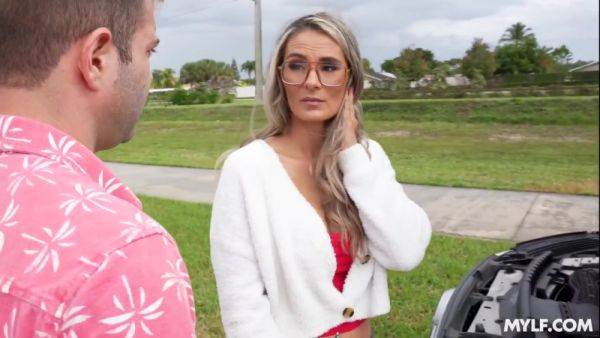 View complete scene named : Concept Mylf Hunter - MYLF