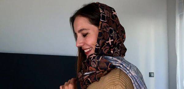 Watch this hardcore movie titled : Muslim Woman Sucks Cock and Fucks in the Ass!