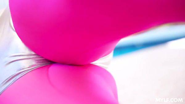 Watch the complete scene of : Fap To The Future - MYLF