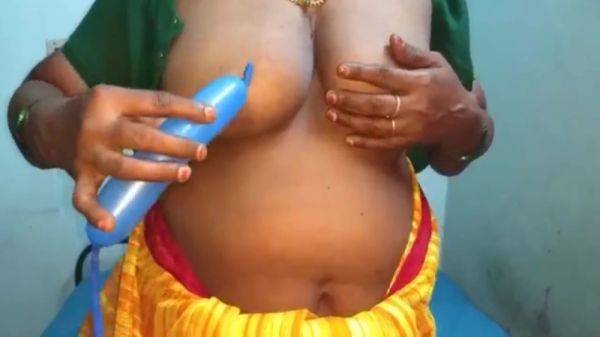 Desi Aunty Showing Her Boobs - hclips.com - India on pornsfind.com