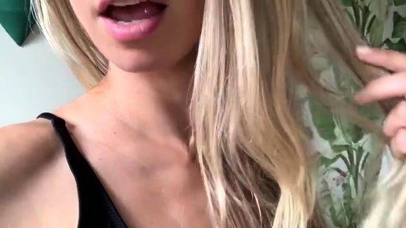 View the uncensored video of : Blonde Babe Solo Masturbation Free Sexy Porn