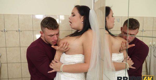 Enjoy watching this HD movie : Heavy romance right on her wedding day by fucking with another dude