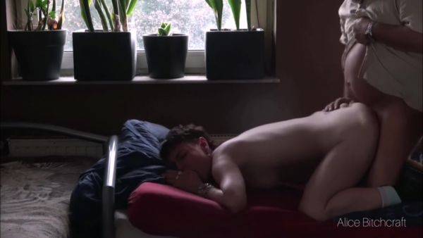 View the complete movie called : Pornos Sind Schadlich