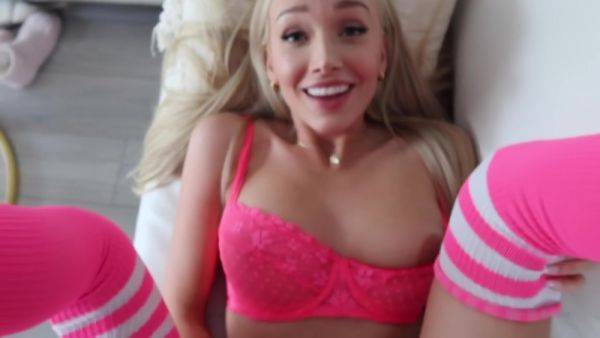 View the full movie of : Stalker Sex - Gwen Gwiz