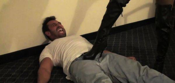 Enjoy watching this uncensored video of : Wanton beauty blows big ding-dong