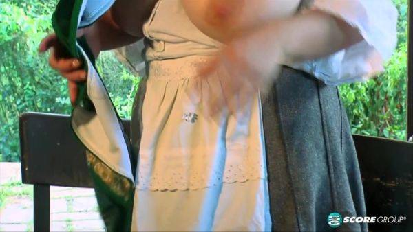 View the hardcore scene called : Oktoberbreast