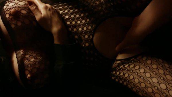Enjoy watching the uncensored video of : Le Reviento Polla A Mi Profesor De Historia