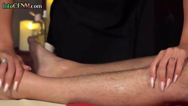 Enjoy watching this uncensored scene called : CFNM masseuse sucks cock in group oral with her gals