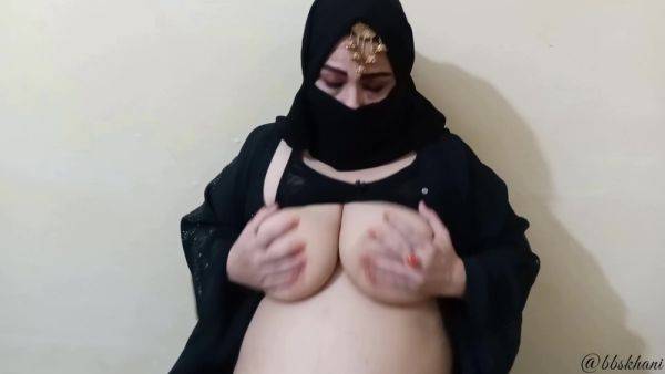 Hot Milf - Desi Hot Bbw Pakistani Mistress Giving - desi-porntube.com - India - Pakistan on pornsfind.com