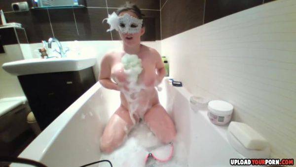 Enjoy watching uncut video called : Perfect Looking Milf Chick With Big Tits, Webcam