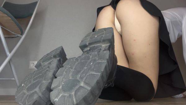 Enjoy watching this HD video : How Do You Like My Legs?