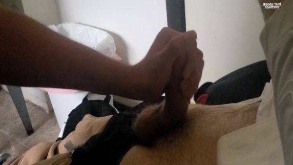 Play this HD movie of : Bwc Gets Sucked Before Family Dinner