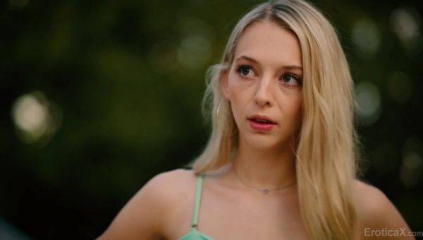 Watch complete movie called : Lily Larimar - Never Been Kissed - Hd porn 1080p