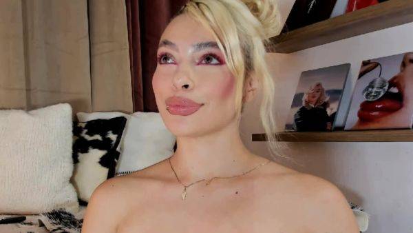 Stream the uncensored movie : Blonde bimbo gets her many orgasms