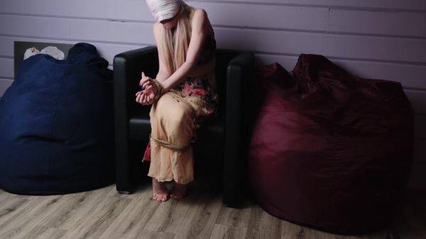 Play this uncut clip : Submissive Wants To Get Free From Punish 6 Min - Kira Loster