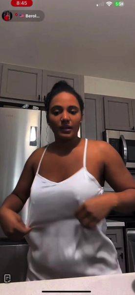 Play complete video titled : Kinky milf redheads anal solo dildo masturbation