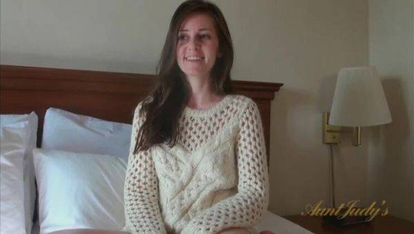 View complete clip titled : Natalia M auditions for AuntJudys