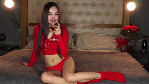 Enjoy watching hardcore scene : Li Moon's Christmas Joy