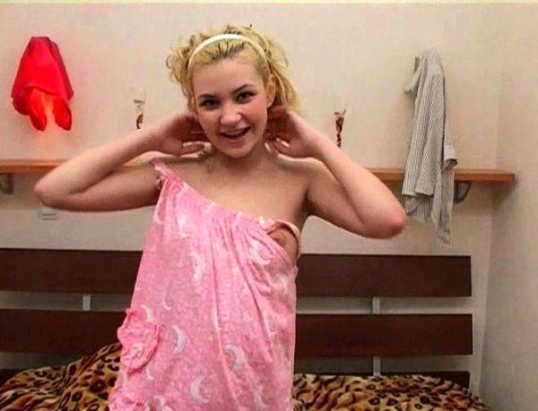 Stream this HD movie titled : Delightful young chick enjoys honey pot stretch