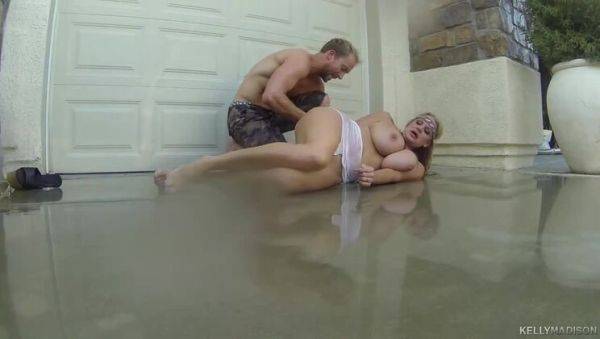 Stream complete clip : Wet and Greased: Ryan & Kelly Madison