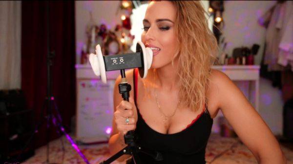 Play hardcore scene : Amateur Webcam Chick Masturbates On Webcam More at