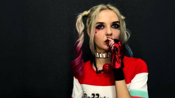 Watch HD scene titled : Cute blonde amateur webcam teen masturbating