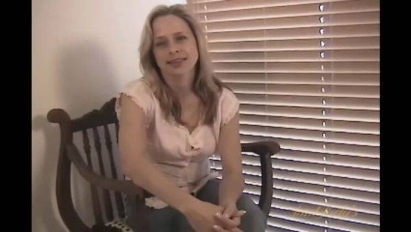 Play this uncensored movie : Payton Leigh: A Hot MILF Casting