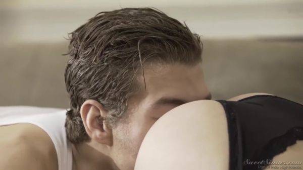 Enjoy watching complete movie : Cute Brunette Babe Breathtaking Sex Scene