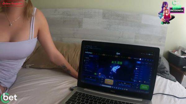 Play uncensored video titled : Pretty Face In Termino En Apuesta Sexual Con Cachonda -- Cbet- Trailer