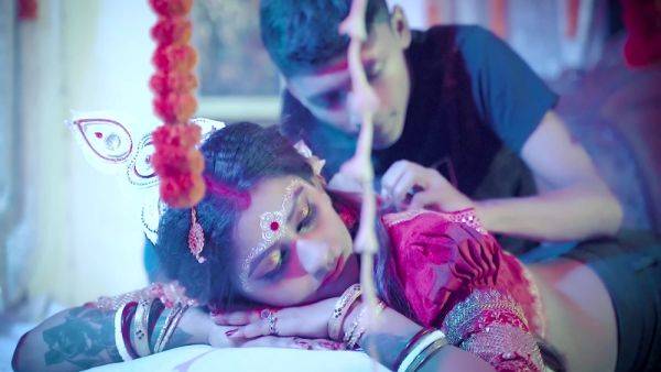 Play the HD movie of : Desi Gawar Nibba Ko Mila Hot & Sexy Modern Starsudipa Biwi ( Hindi Audio )