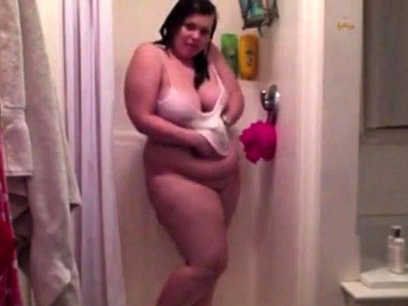 Watch the HD movie called : Sexy BBW Stripping in the shower - CassianoBR