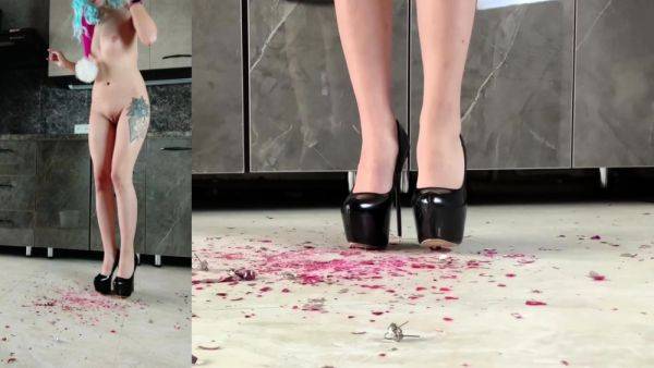 Enjoy watching complete clip : Amateur Trampling brings you Foot Fetish xxx mov