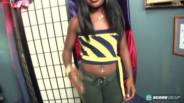 Play complete video named : Mina's Climax