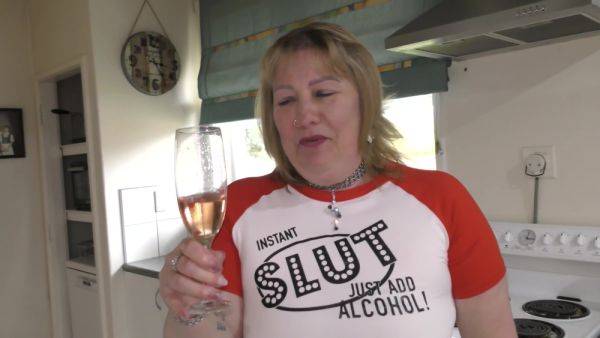 Play this HD scene titled : Nz Milf Slit Wears Butt Plug Tail For Master Before Anal Creampie Fuck