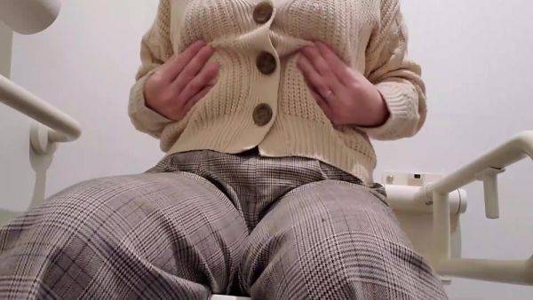 Enjoy watching complete clip named : A Married Woman Boldly Masturbating In The Toilet