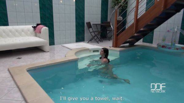 Stream the full video : Lascivious Looks - A Cock Sucking Hottie At The Swimming Pool - PornWorld