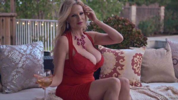 Kelly Madison's Smoking Hot Big Tits - veryfreeporn.com on pornsfind.com