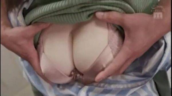 Stream this hardcore scene : 00918,A good woman is in full sex appeal!