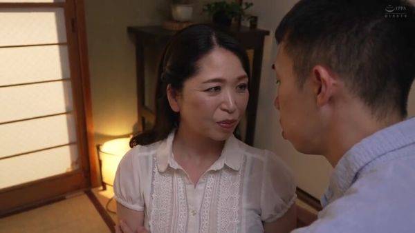 View the HD clip called : Hot japonese mom and stepson 263