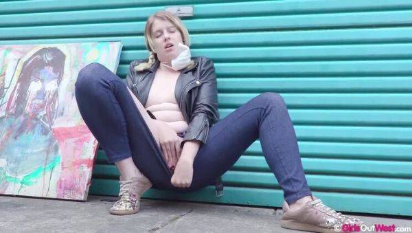 Stream the uncut video of : Blonde Katie Gee: Outdoor Solo Adventure