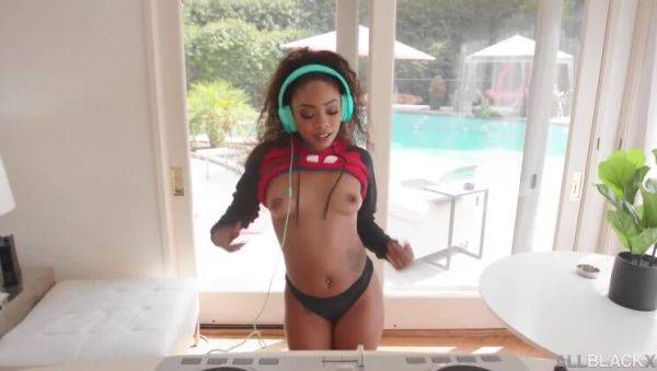 Stream this complete movie titled : Cali Heat, Slim Poke - DJ Cali: Facial, Brunette, Big Ass, Ebony, Tattoo